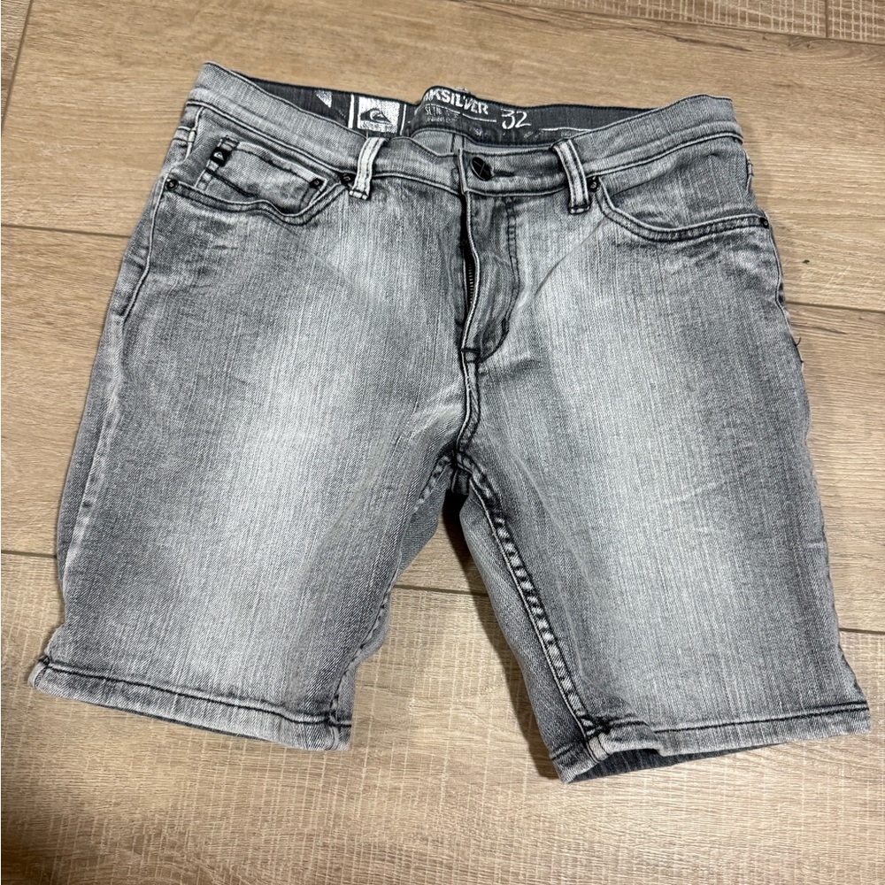 Quiksilver Men's Washed Black Jean Shorts 32 slim fit